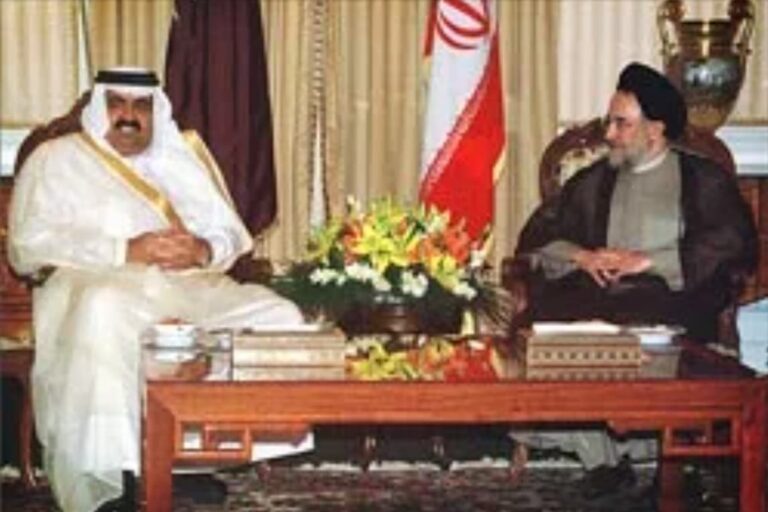 حمد بن جاسم يدعو لحماية الأفغان على هامش لقاء قمة قطرية إيرانية