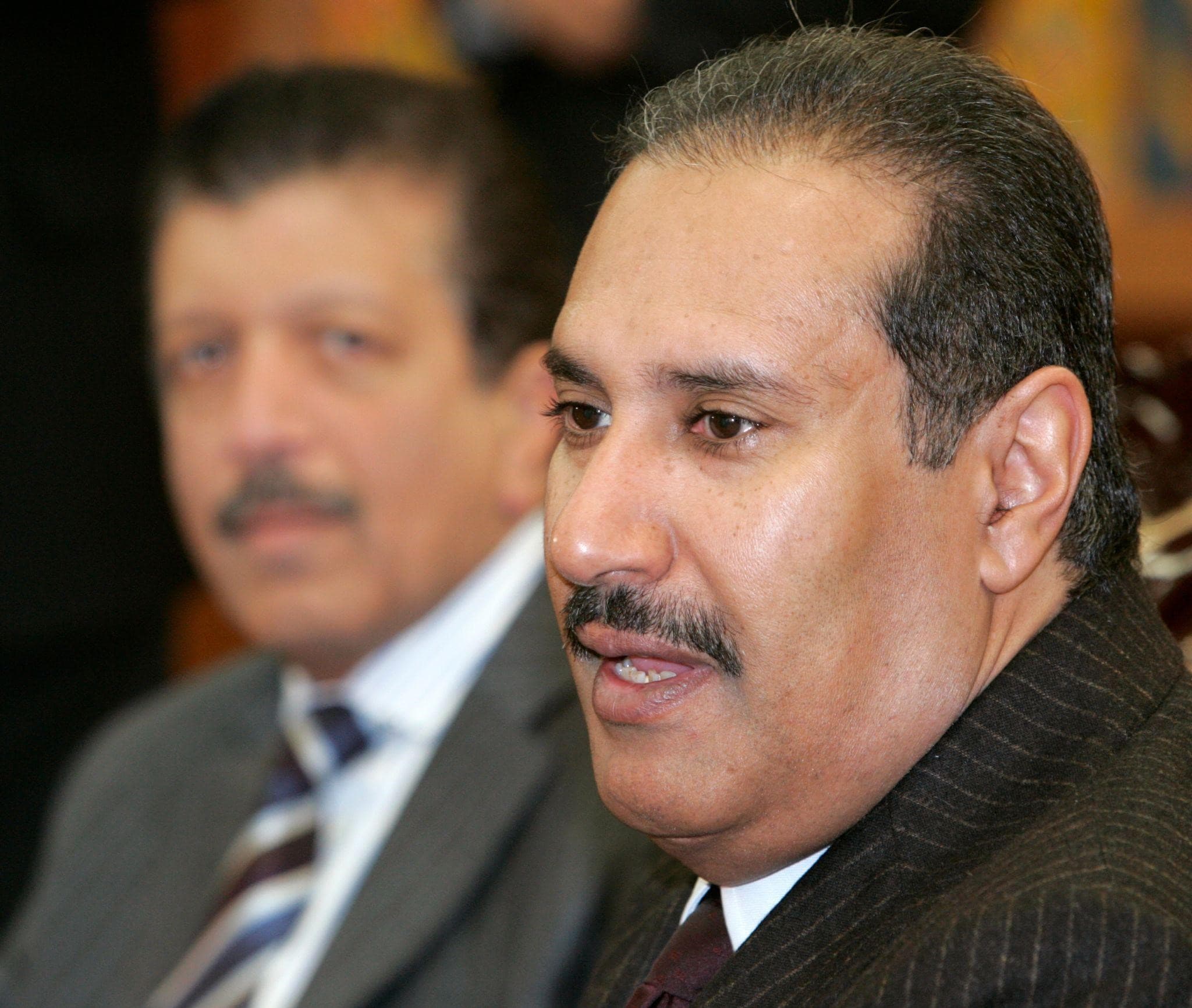 صورة حمد بن جاسم يعلن سعي قطر لشراء مجموعة سينسبري البريطانية