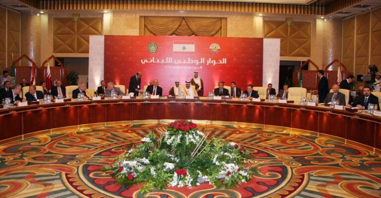 حمد بن جاسم يرفع الجلسة الأولى من جلسات الحوار اللبناني في الدوحة