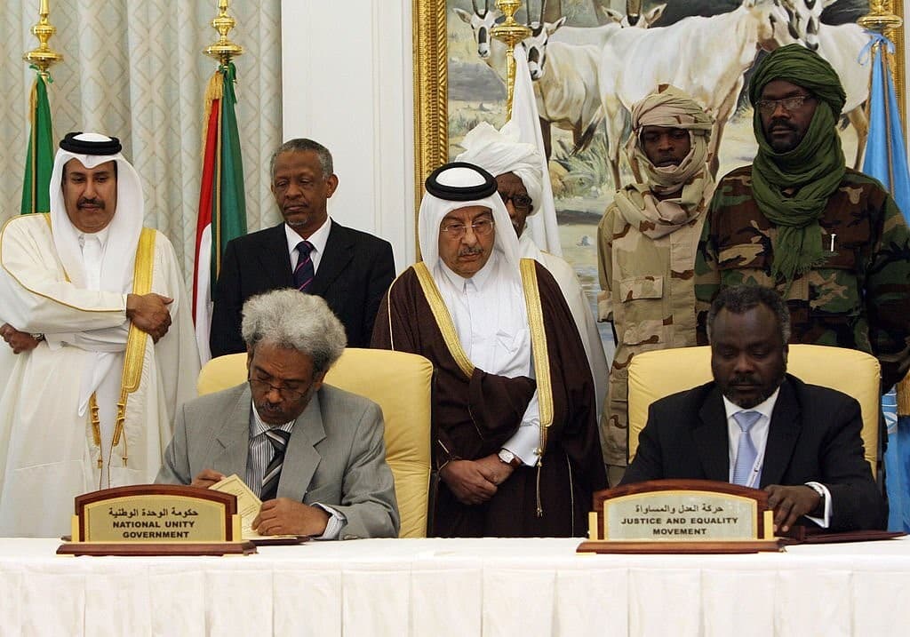 حكومة السودان والعدل والمساواة توقعان اتفاقا بوساطة قطرية