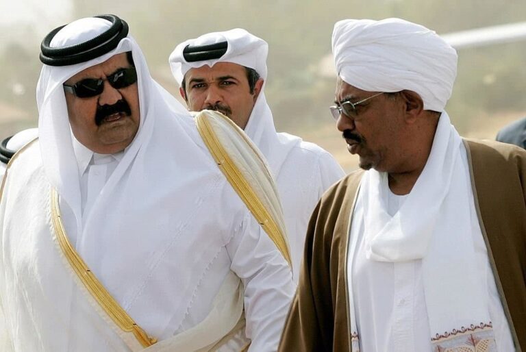 أمير قطر وحمد بن جاسم في السودان للقاء الرئيس عمر البشير لدعم اتفاق دارفور للسلام