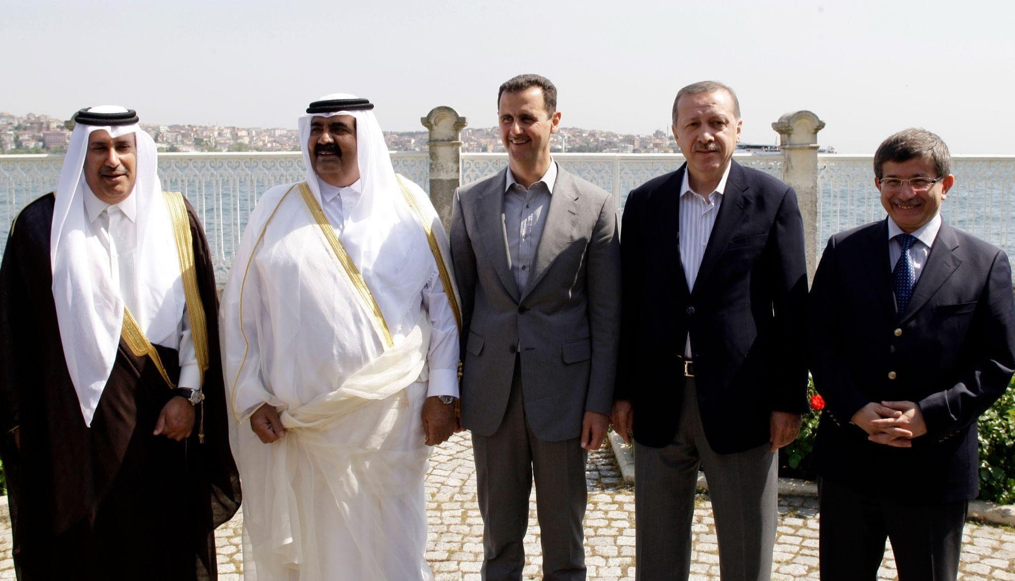 القمة الثلاثية في إسطنبول بين أردوغان وأمير قطر والأسد وبن جاسم ترفض تهديدات إسرائيل لدمشق