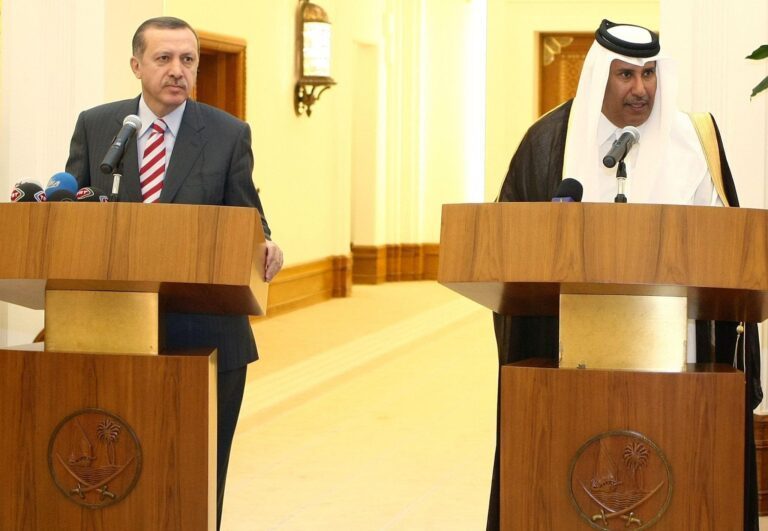 رئيس وزراء قطر وأردوغان: استقرار لبنان مهم لقطر وتركيا