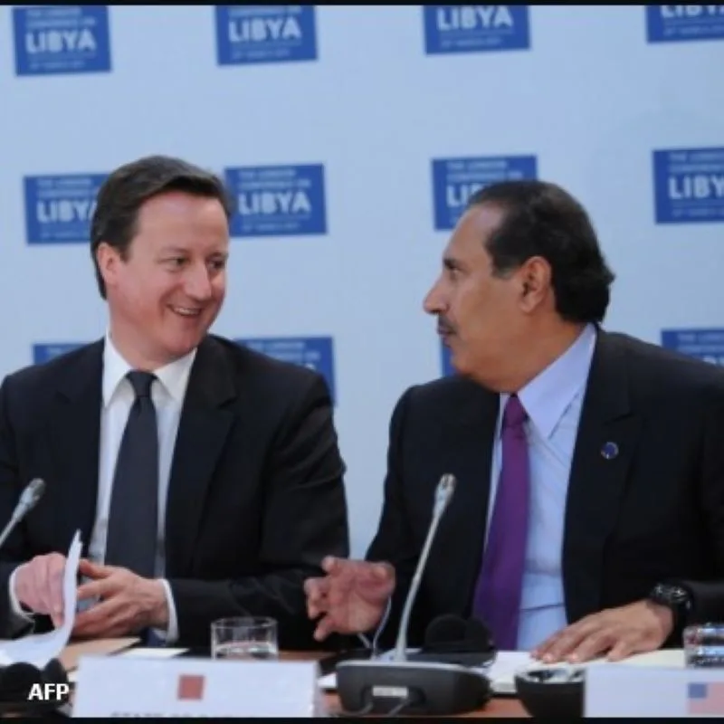 صورة حمد بن جاسم وكاميرون 