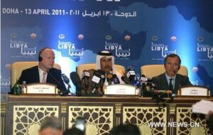 حمد بن جاسم: مجموعة الاتصال تتيح إمكانية تسليح ثوار ليبيا