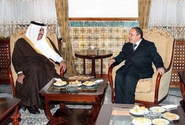 حمد بن جاسم والرئيس بوتفليقة يبحثان تطورات الساحة العربية