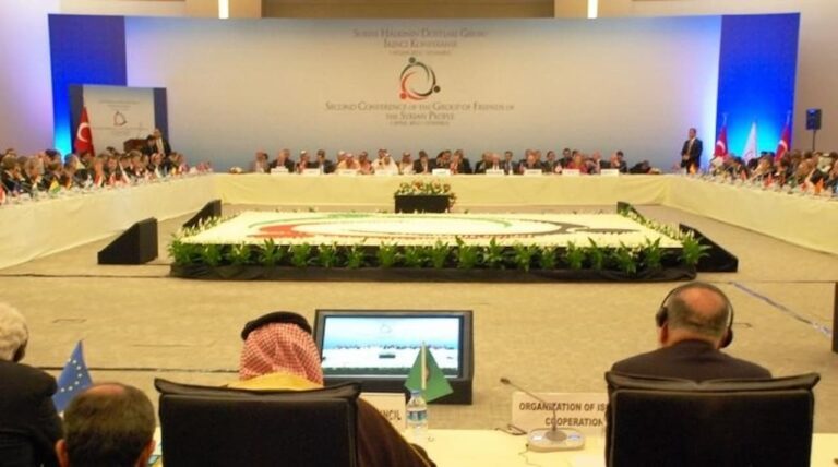 حمد بن جاسم يشارك في مؤتمر أصدقاء سوريا الثاني بإسطنبول