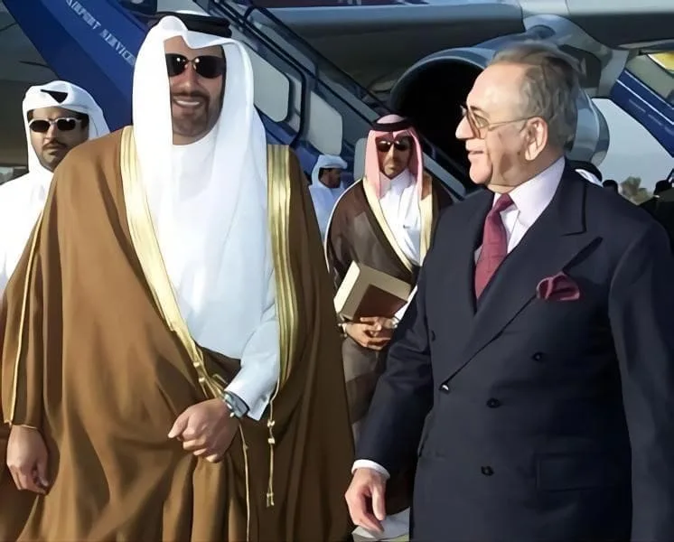 صورة حمد بن جاسم وخورشيد محمود قصوري