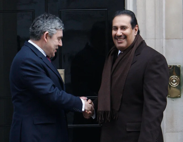 حمد بن جاسم وبراون يبحثان سبل تثبيت وقف إطلاق النار في غزة