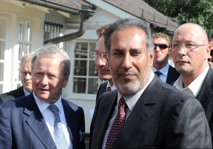 قطر تشتري 10 بالمئة في بورش في اتفاقية وقعها حمد بن جاسم