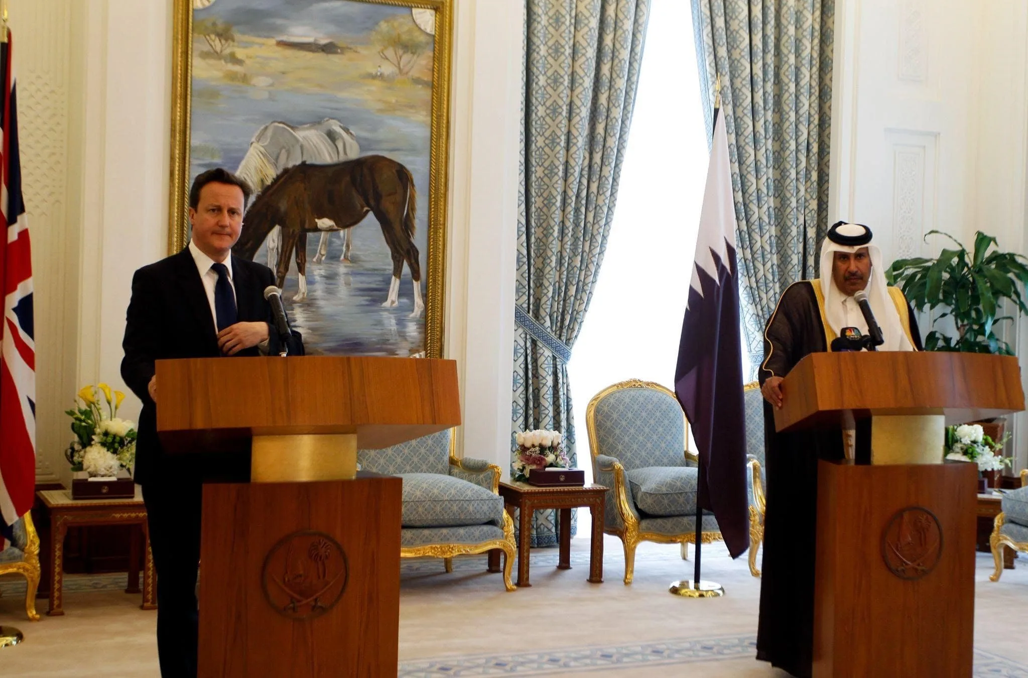حمد بن جاسم وكاميرون يبحثان الاستثمارات القطرية في بريطانيا