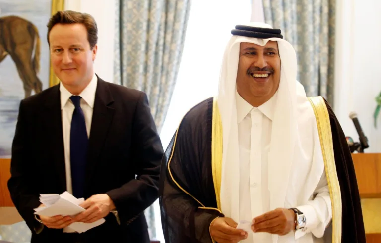 صورة حمد بن جاسم وكاميرون