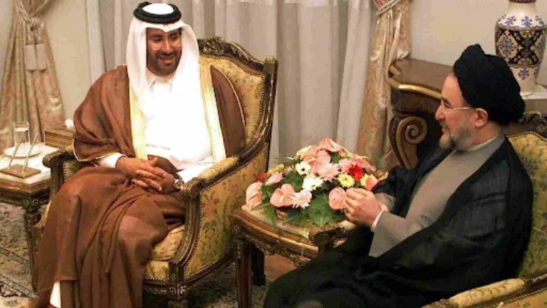 حمد بن جاسم وخاتمي يبحثان تهديدات أمريكا بضرب أفغانستان