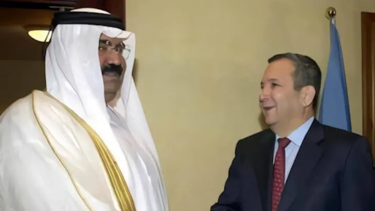 أمير قطر وحمد بن جاسم يبحثان عملية السلام مع إيهود باراك