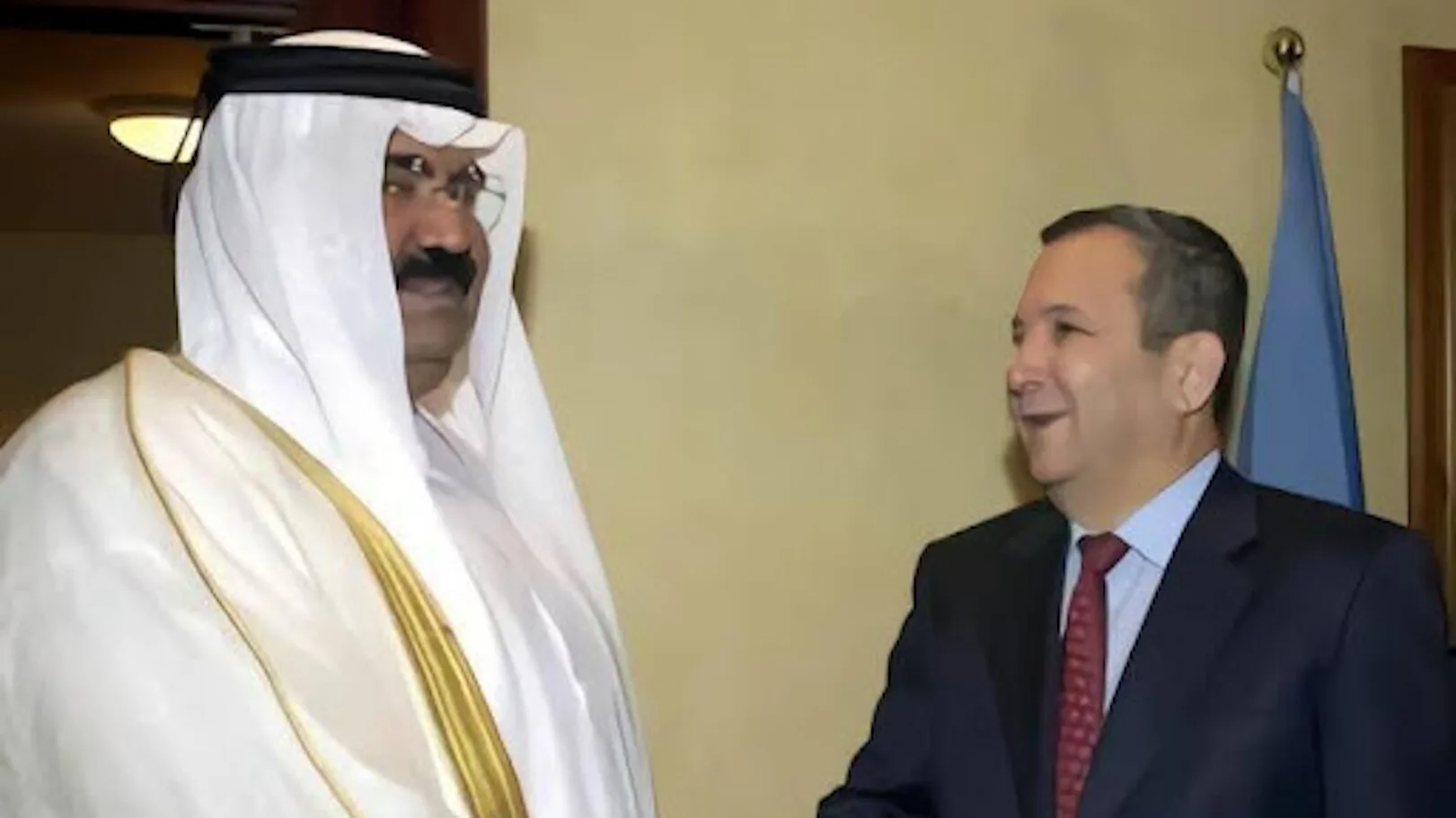 أمير قطر وحمد بن جاسم يبحثان عملية السلام مع إيهود باراك