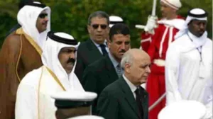 أمير قطر يبحث مع بوتفليقة تطورات الأوضاع في فلسطين والعراق