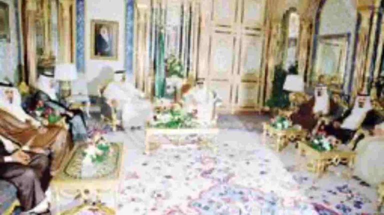 دولة قطر تقود وساطة بين السعودية والإمارات لتنقية الأجواء