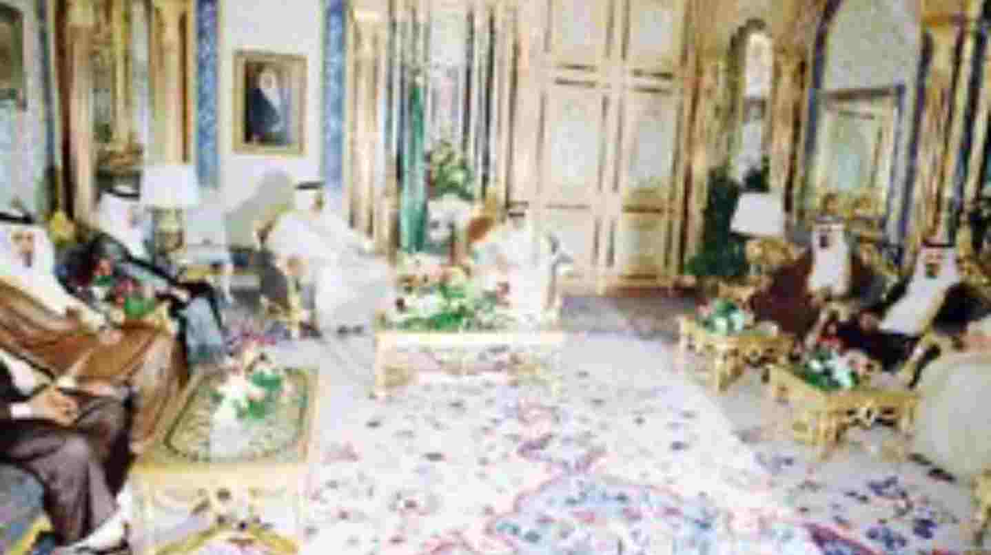 دولة قطر تقود وساطة بين السعودية والإمارات لتنقية الأجواء