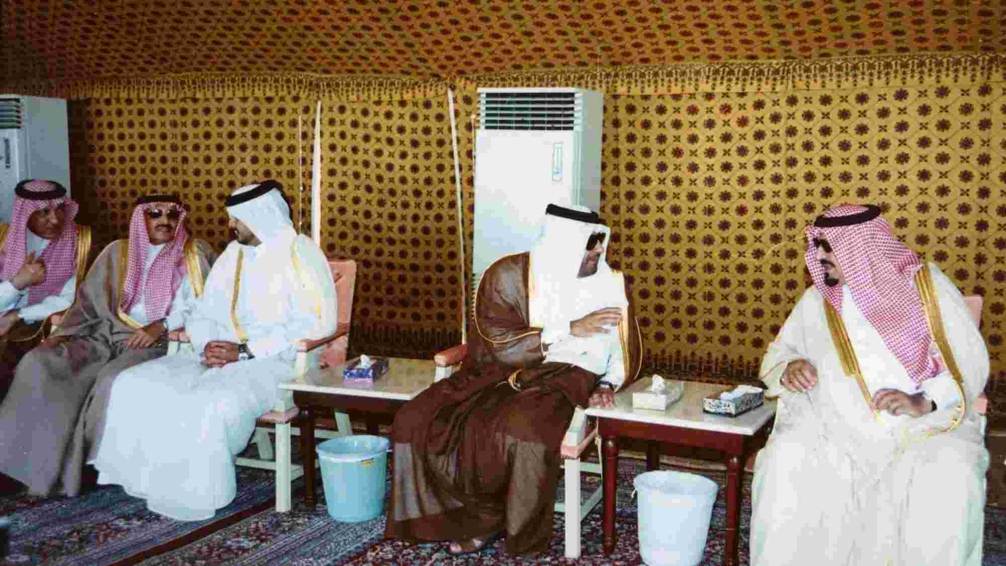 حمد بن جاسم يلتقي ولي عهد السعودية في الديوان الملكي بجدة