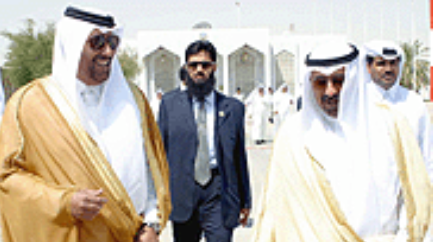 وزير خارجية قطر يتلقى رسالة من نظيره الكويتي بشأن العلاقات