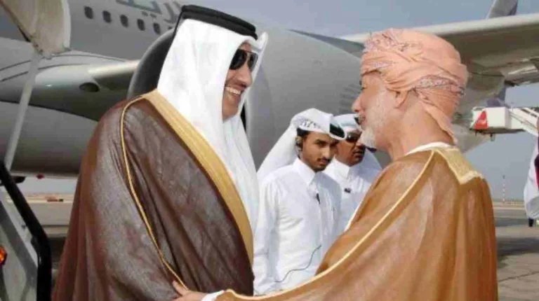 حمد بن جاسم يتلقى رسالة من يوسف بن علوي بشأن علاقات البلدين