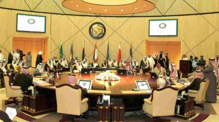حمد بن جاسم يشارك في اجتماع المجلس الوزاري الخليجي بجدة