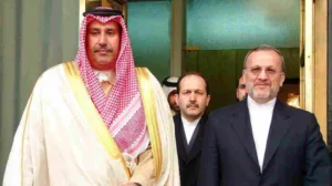 حمد بن جاسم ومنوشهر متكي يبحثان تطورات أوضاع الشرق الأوسط