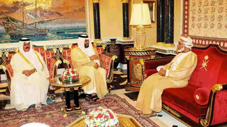 حمد بن جاسم والسلطان قابوس يبحثان التعاون بين الدوحة ومسقط