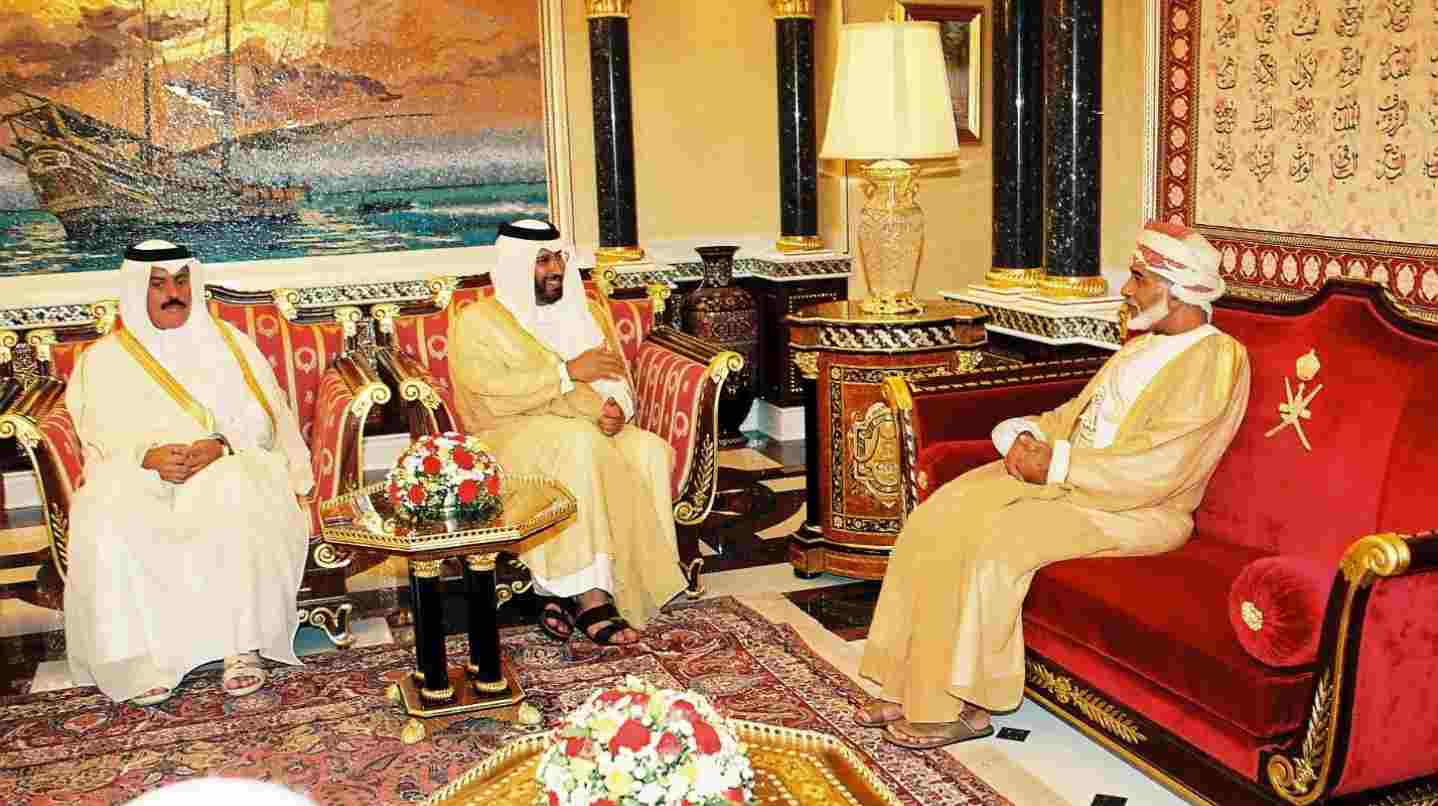 حمد بن جاسم والسلطان قابوس يبحثان التعاون بين الدوحة ومسقط