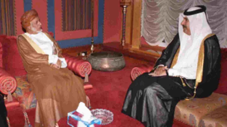 حمد بن جاسم يتلقى رسالة من بن علوي بشأن تعاون الدوحة ومسقط