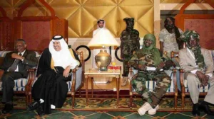 حمد بن جاسم ينجح في جمع ممثلي وفدي محادثات السلام في دارفور