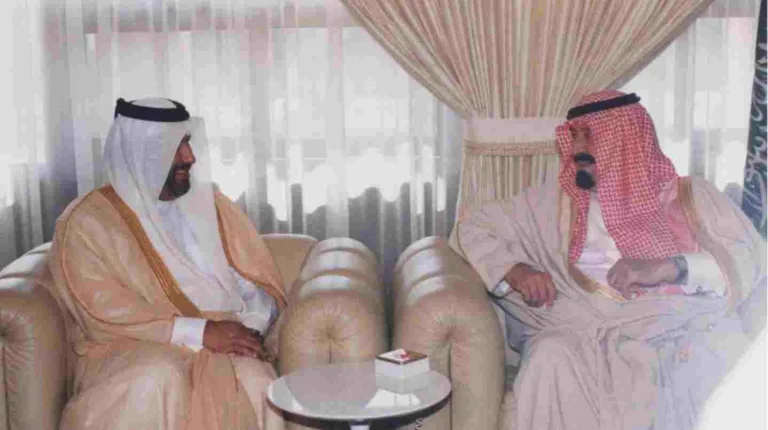 حمد بن جاسم يجتمع بولي عهد السعودية قبل القمة الخليجية بمسقط