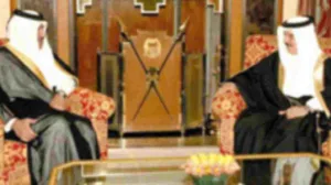 حمد بن جاسم وملك البحرين يبحثان تعزيز التعاون بين البلدين