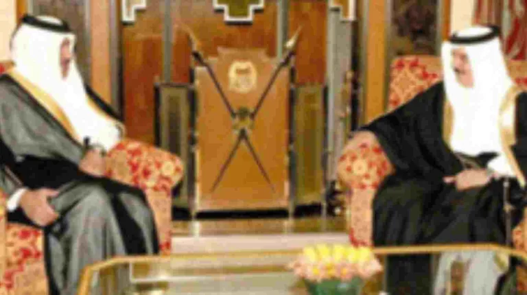 حمد بن جاسم وملك البحرين يبحثان تعزيز التعاون بين البلدين