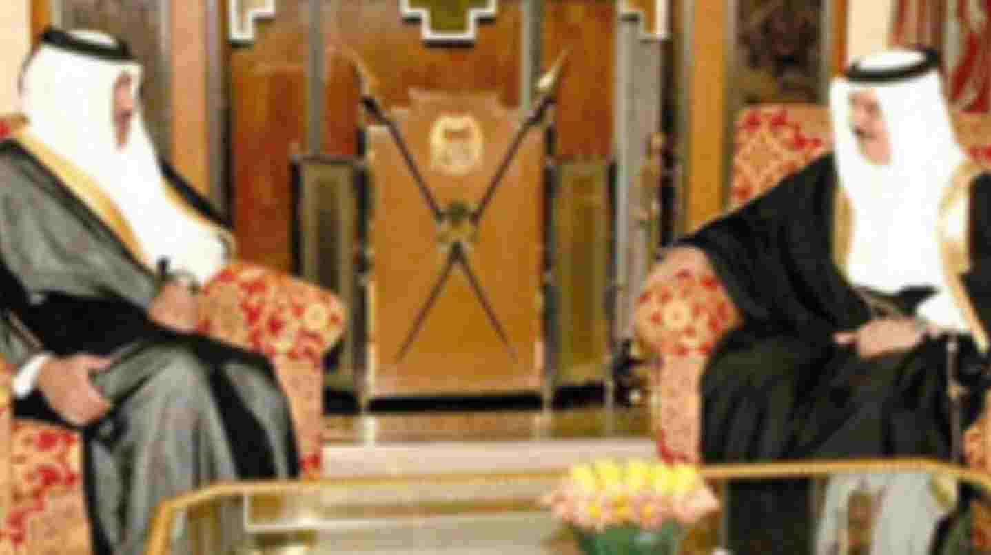 حمد بن جاسم وملك البحرين يبحثان تعزيز التعاون بين البلدين