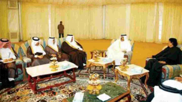 أمير قطر يلتقي القذافي لبحث تطورات الأوضاع في السودان