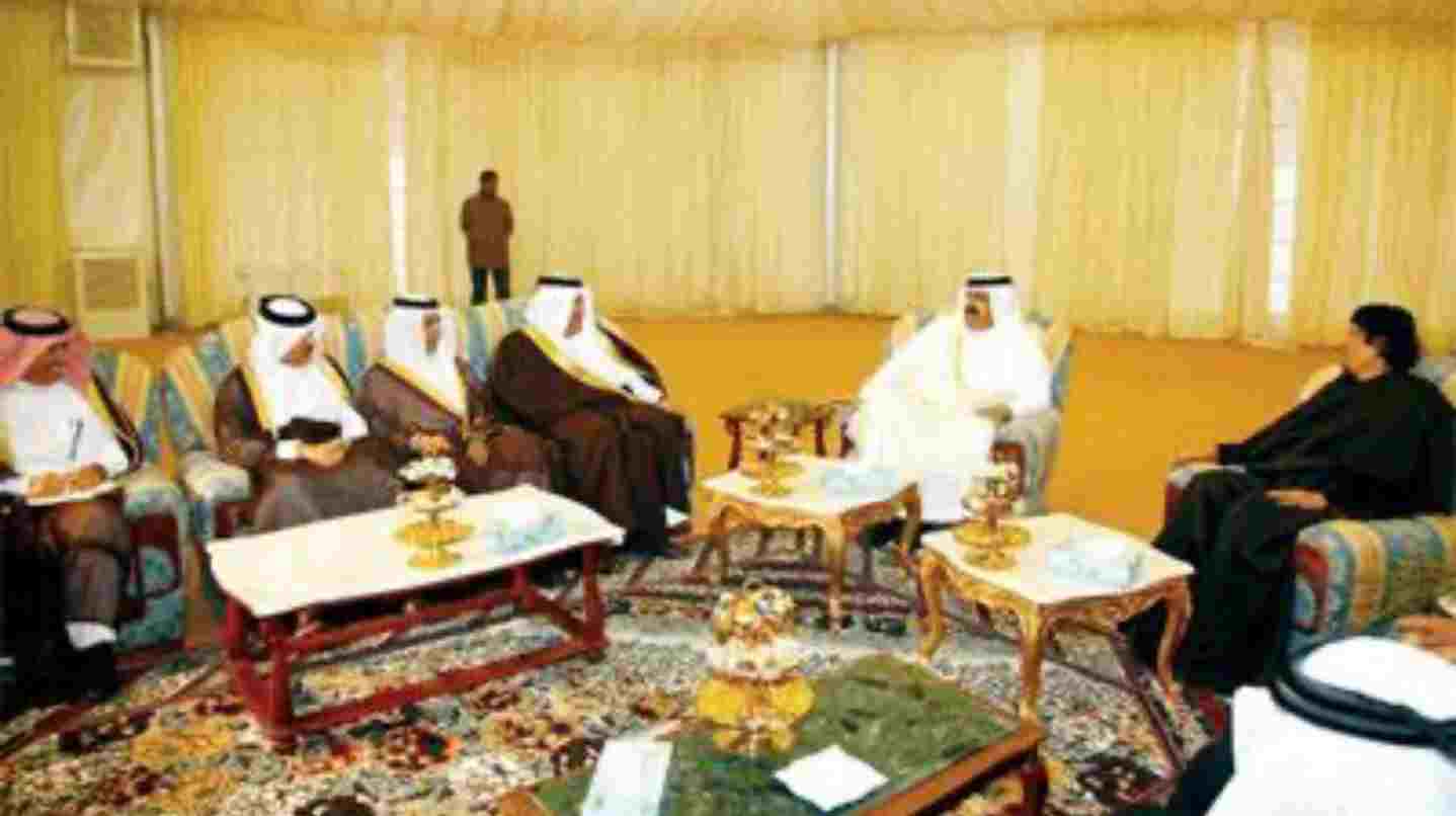 أمير قطر يلتقي القذافي لبحث تطورات الأوضاع في السودان