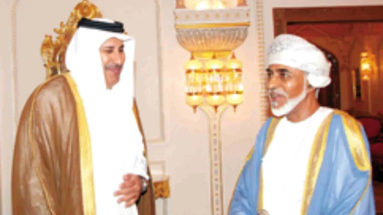 حمد بن جاسم في عمان لنقل رسالة من أمير قطر للسلطان قابوس