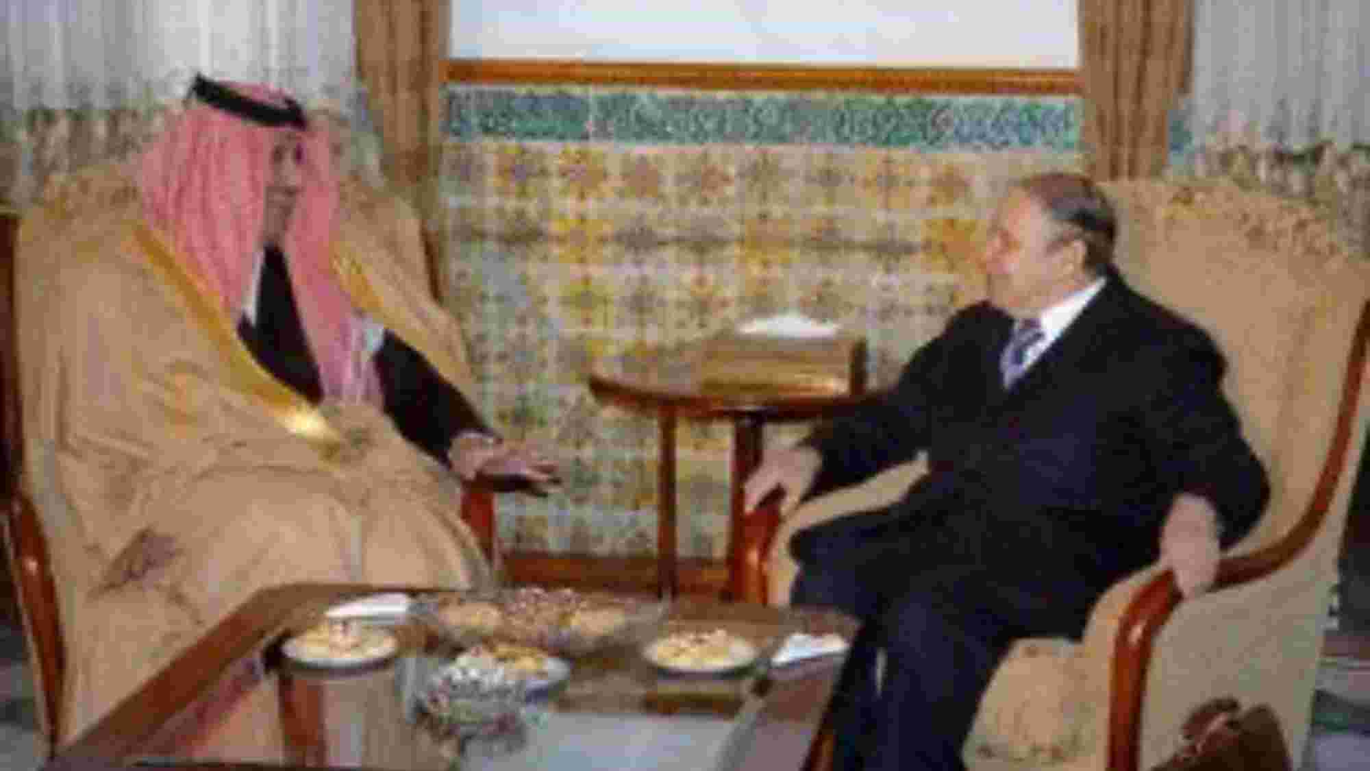 حمد بن جاسم يلتقي بوتفليقة لبحث التطورات في الشرق الأوسط