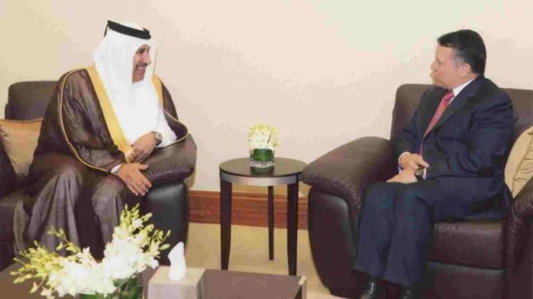 حمد بن جاسم وملك الأردن يبحثان فرص اللجنة العربية بشأن سوريا