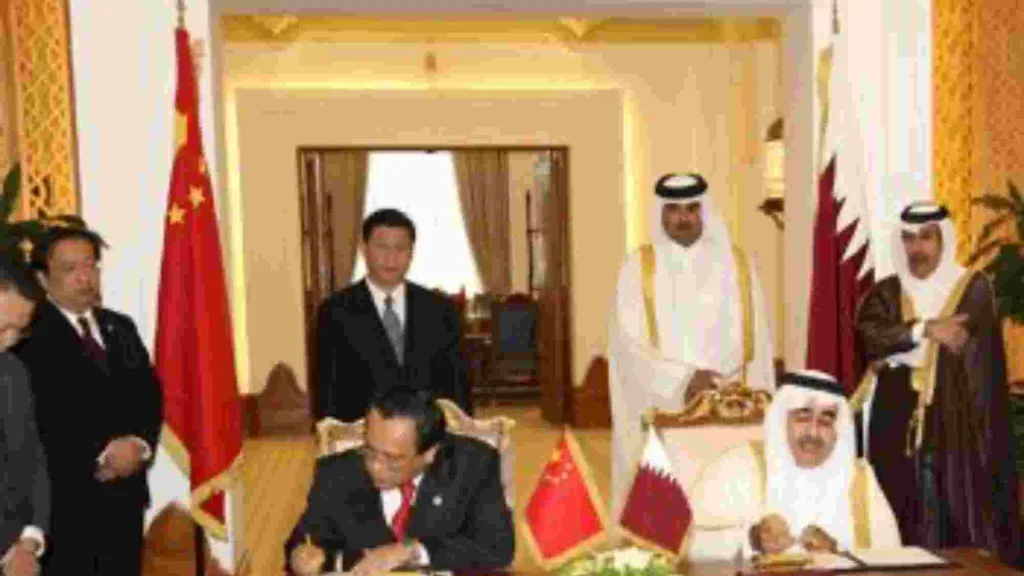 حمد بن جاسم يشهد توقيع اتفاق بين قطر والصين بمجال الطاقة