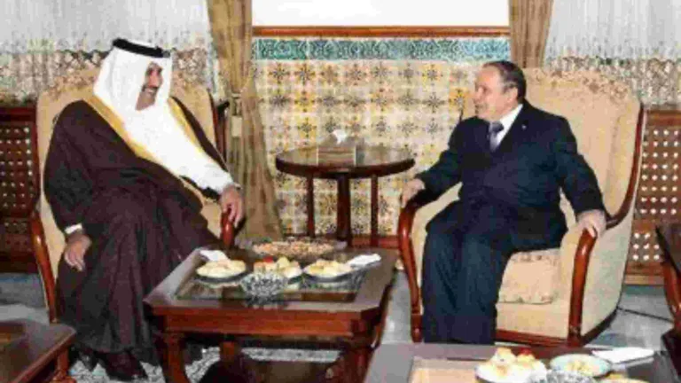 حمد بن جاسم يشيد بفعالية الدور الجزائري في العالم العربي