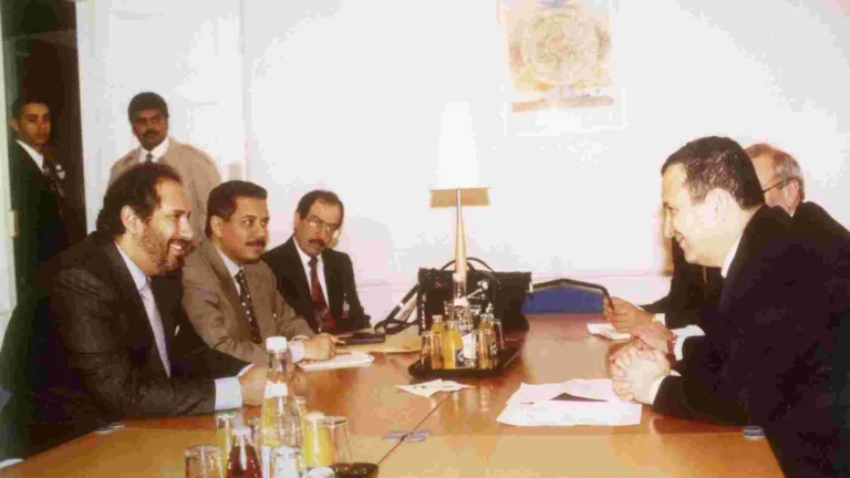 حمد بن جاسم يبحث مع وزير دفاع إسرائيل رفع الحصار عن غزة