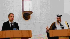 حمد بن جاسم يدعو القذافي إلى منع الخراب في ليبيا