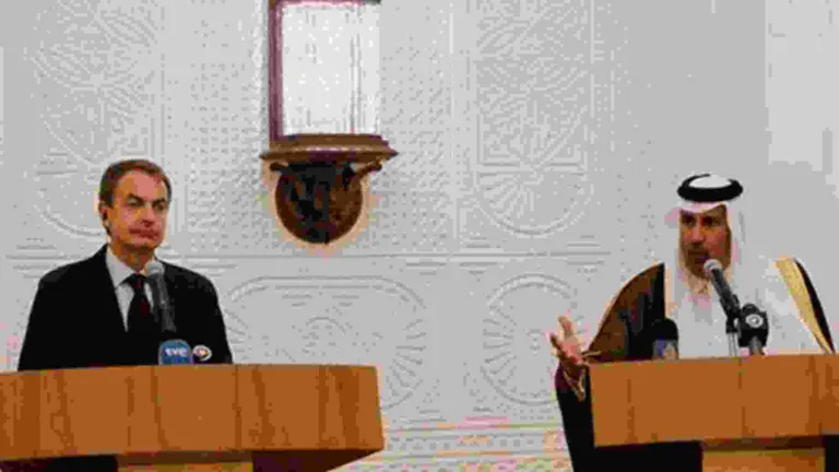 حمد بن جاسم يدعو القذافي إلى منع الخراب في ليبيا