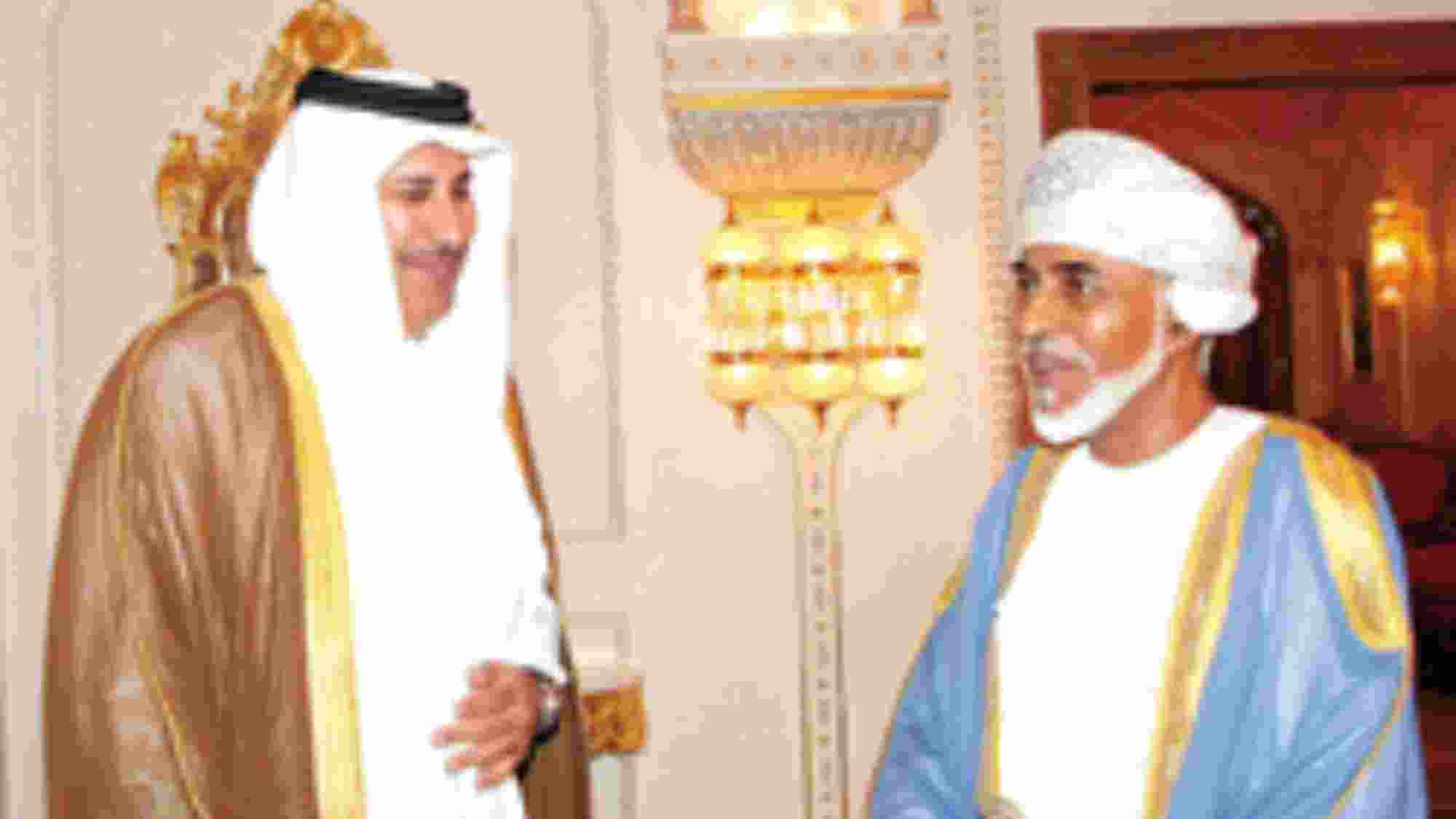 حمد بن جاسم يبحث مع السلطان قابوس العلاقات بين قطر وعمان