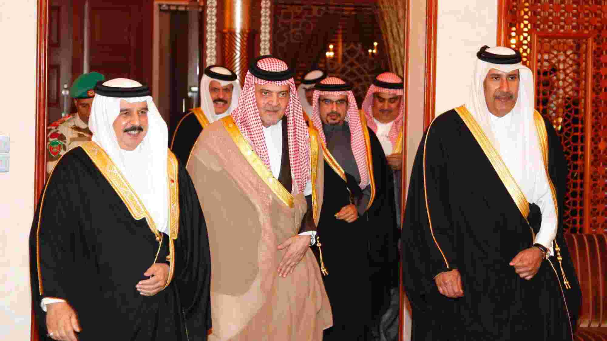 حمد بن جاسم: قوات درع الجزيرة في البحرين وفق معاهدات خليجية