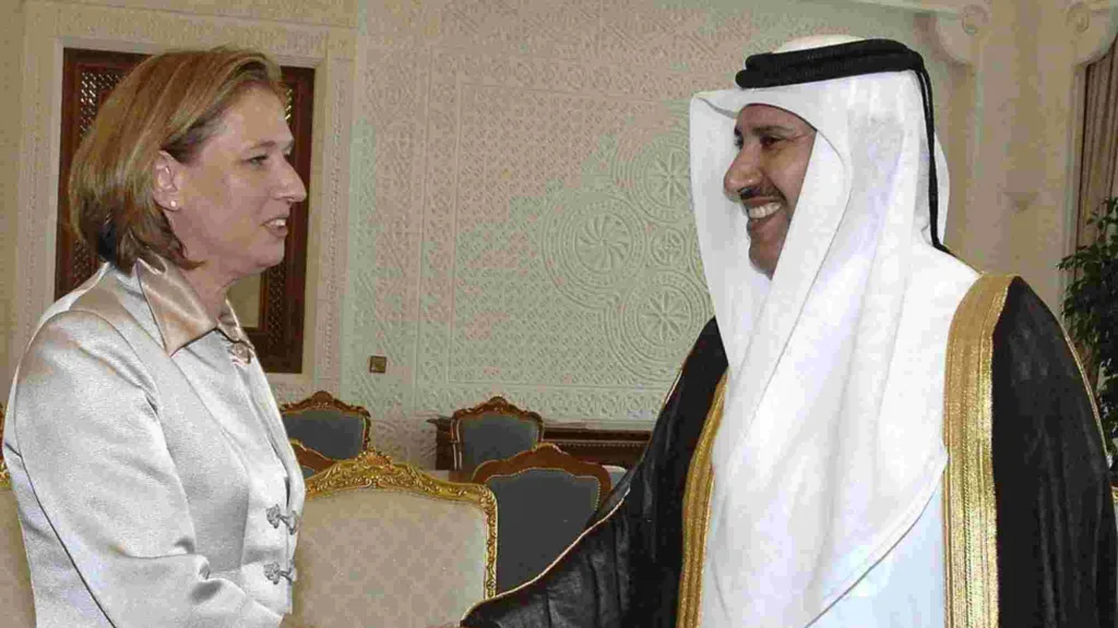 أمير قطر يستقبل ليفني وحمد بن جاسم يدعو لتهدئة الأوضاع في غزة