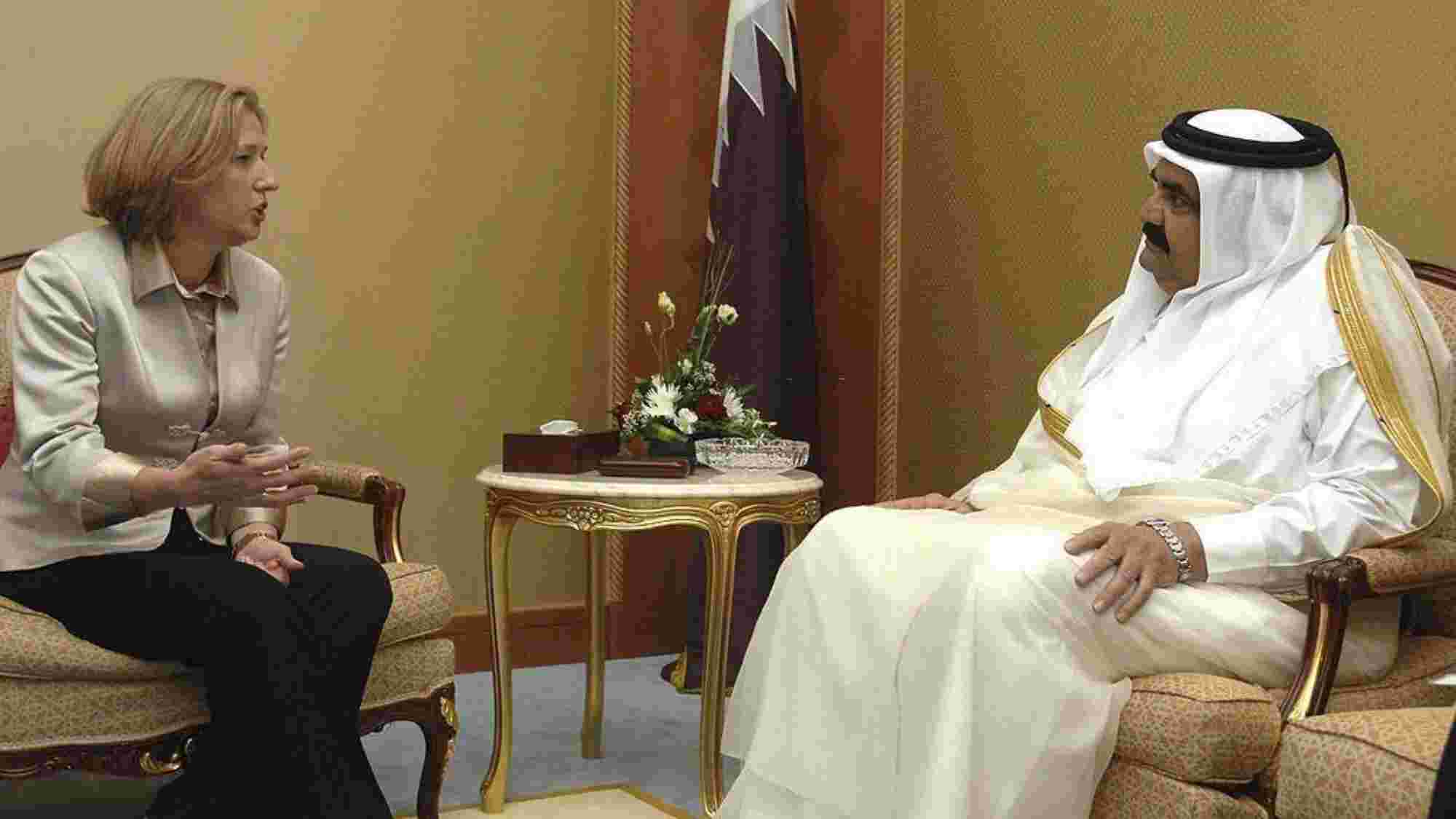 رئيس الوزراء القطري يدعو إلى تهدئة الأوضاع في غزة