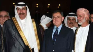 حمد بن جاسم يصل بيروت للمشاركة بمراسم تنصيب الرئيس اللبناني